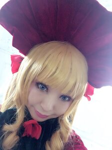 Rating: Safe Score: 0 Tags: 1girl bangs blonde_hair blue_eyes bow flower hair_bow hat lips long_hair looking_at_viewer shinku smile solo umbrella User: admin