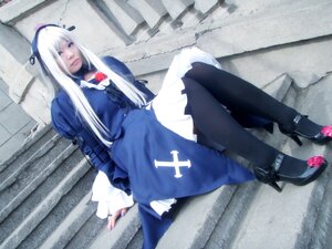 Rating: Safe Score: 0 Tags: 1girl auto_tagged black_legwear blue_dress blue_eyes dress high_heels long_hair long_sleeves looking_at_viewer pantyhose sitting solo suigintou white_hair User: admin