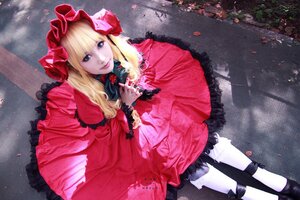 Rating: Safe Score: 0 Tags: 1girl blonde_hair blue_eyes bow dress flower lips long_hair looking_at_viewer petals red_dress ribbon rose shinku solo User: admin