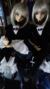 Rating: Safe Score: 0 Tags: 2girls apron bangs doll dress frills long_sleeves multiple_girls sisters solo standing suigintou twins User: admin