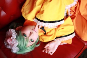 Rating: Safe Score: 0 Tags: 1girl blurry couch depth_of_field flower frills green_eyes green_hair hair_flower hair_ornament kanaria lips solo User: admin