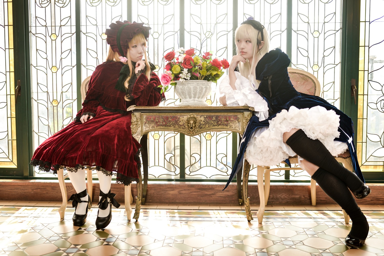 1boy 2girls blonde_hair dress flower long_hair multiple_cosplay multiple_girls rose sitting tagme thighhighs