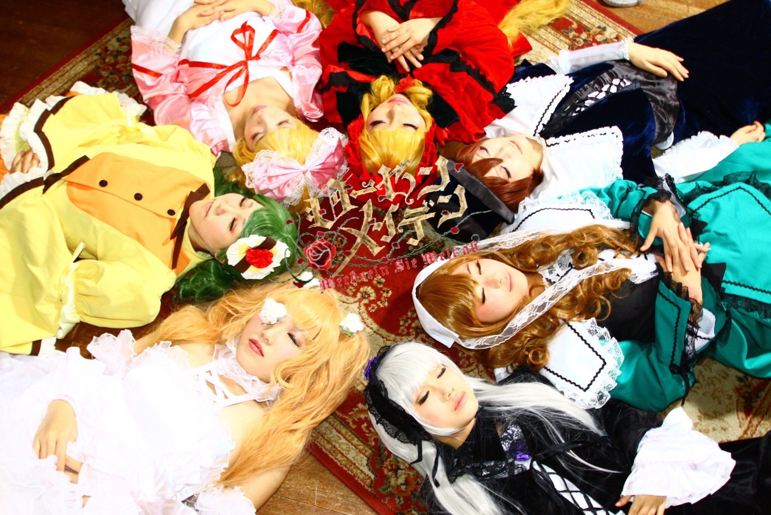 6+girls blonde_hair bow brown_hair closed_eyes dress flower frills green_hair hair_ornament hat holding_hands kanaria long_hair multiple_boys multiple_cosplay multiple_girls siblings tagme top_hat