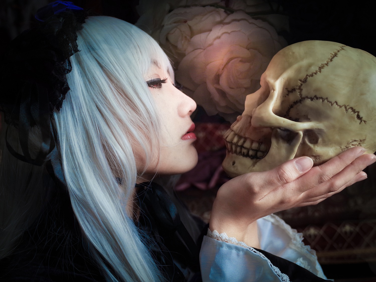 1girl fingernails lace lips long_hair looking_at_viewer profile solo suigintou upper_body