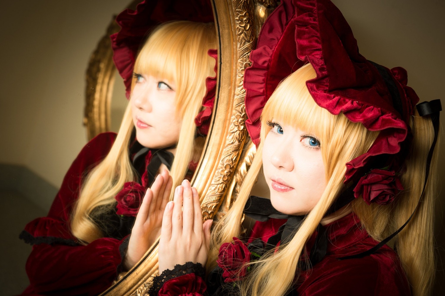 1girl bangs blonde_hair blue_eyes bonnet bow flower lips long_hair looking_at_viewer portrait realistic red_rose rose shinku sidelocks solo