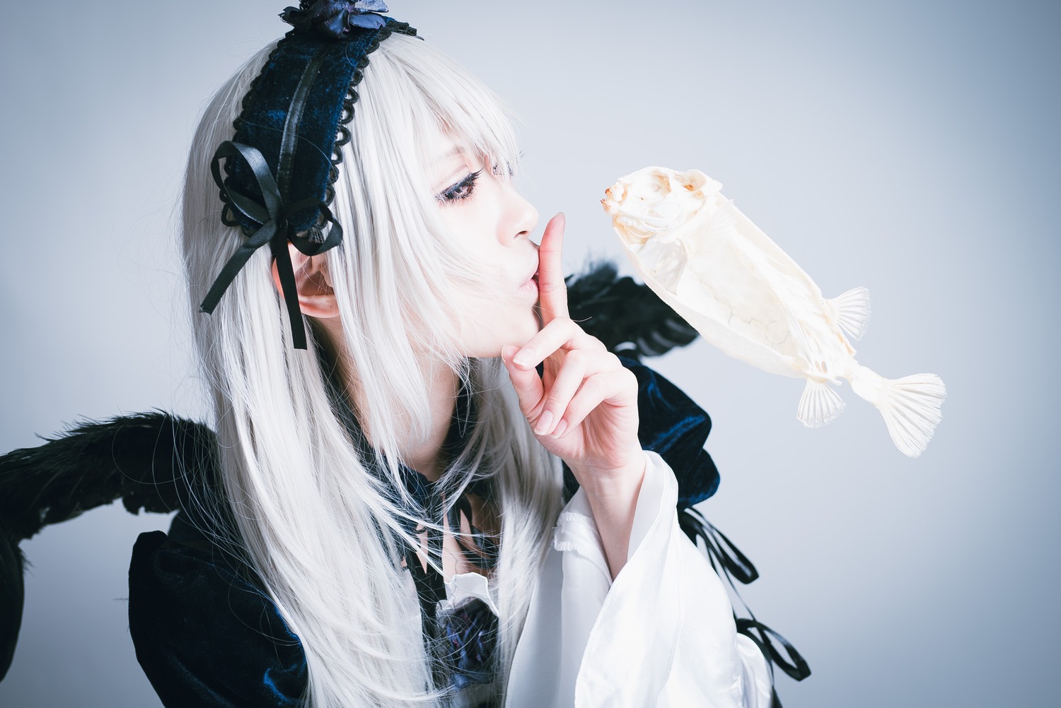 1girl bangs black_ribbon closed_mouth gradient_background hairband lace long_hair profile ribbon solo suigintou upper_body