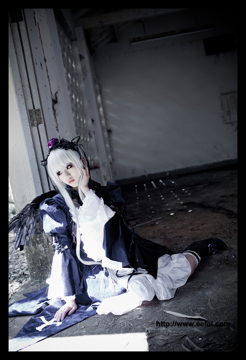 1girl 3d black_border border dress letterboxed lips long_sleeves pale_skin sitting solo suigintou white_hair wings