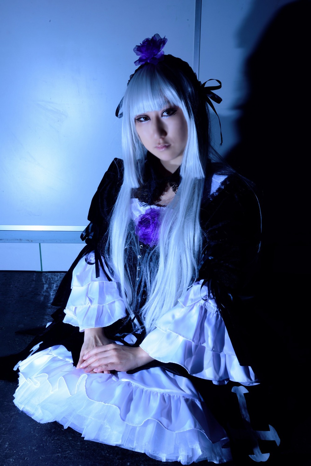 1girl bangs black_dress dress expressionless flower frills gothic_lolita lips lolita_fashion long_hair long_sleeves ribbon solo suigintou very_long_hair