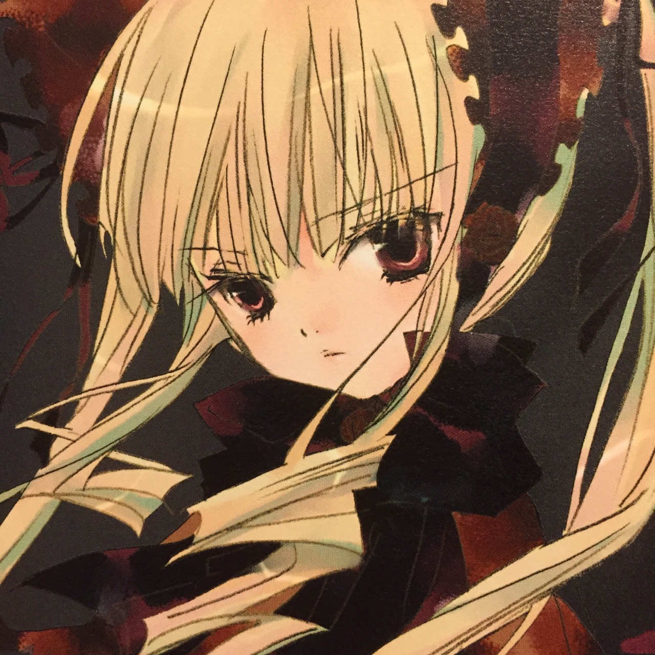 1girl bangs blonde_hair close-up closed_mouth expressionless gothic image long_hair long_sleeves looking_at_viewer shinku sidelocks simple_background solo upper_body