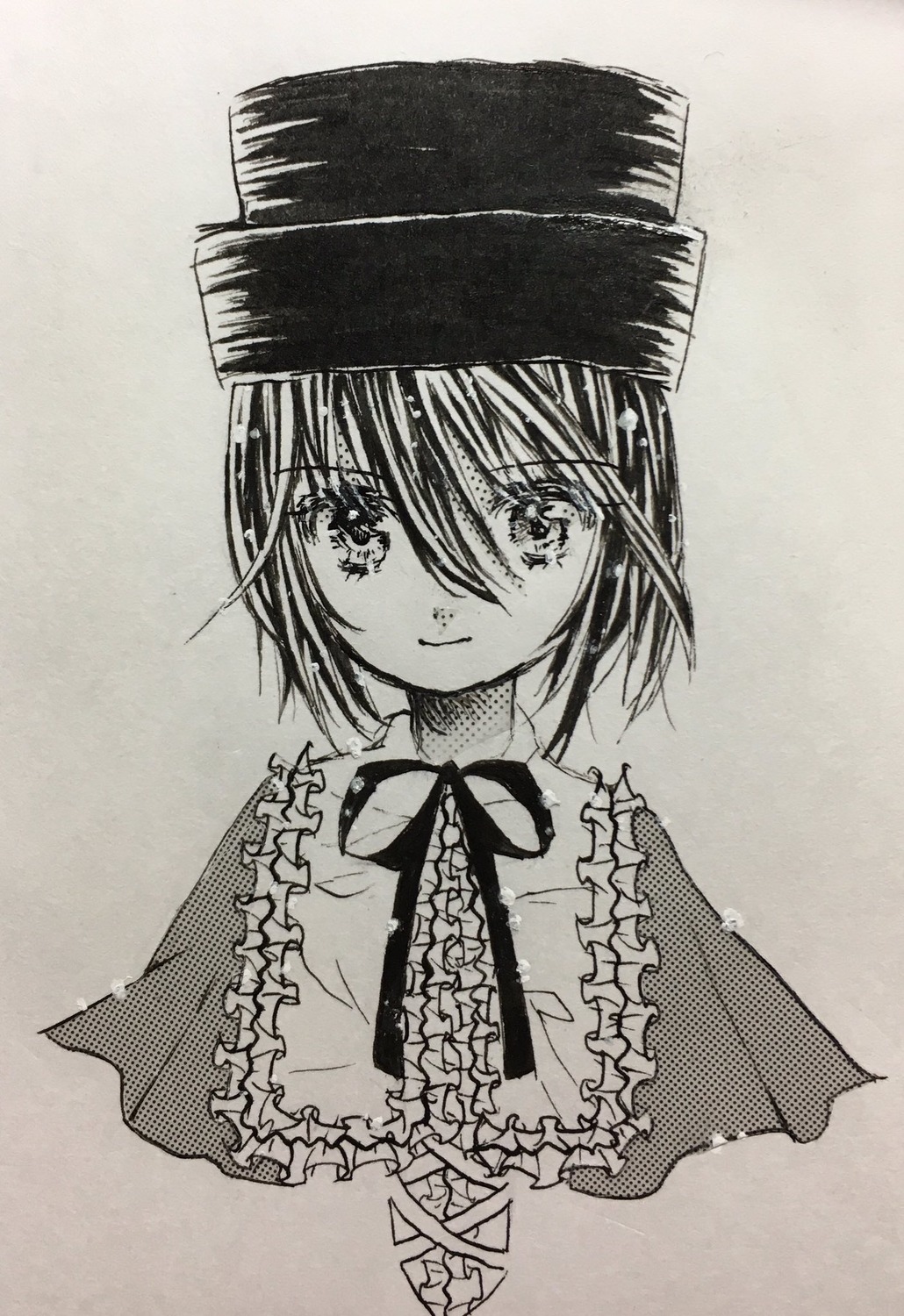 1girl capelet closed_mouth eyebrows_visible_through_hair greyscale hat image looking_at_viewer monochrome ribbon short_hair smile solo souseiseki traditional_media upper_body