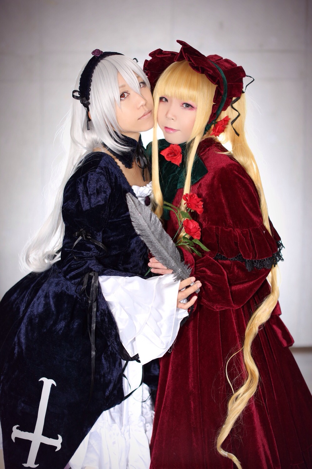 2girls blonde_hair blue_eyes dress flower frills hairband lips long_hair long_sleeves multiple_cosplay multiple_girls red_eyes rose shinku silver_hair suigintou tagme