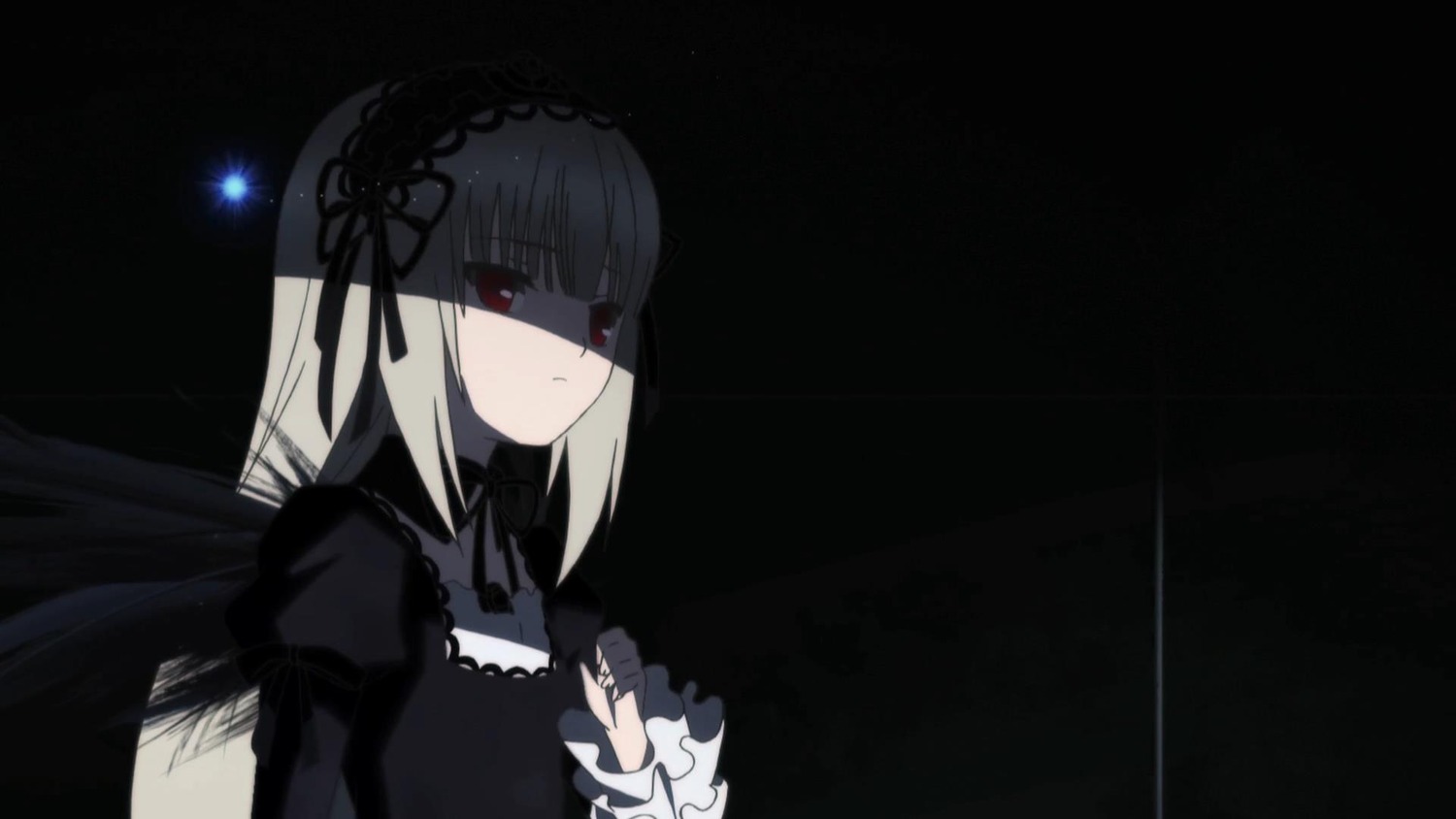 1girl bangs black_background black_dress black_ribbon black_wings closed_mouth dress expressionless frills gothic_lolita hairband image juliet_sleeves lolita_fashion long_hair long_sleeves puffy_sleeves red_eyes ribbon silver_hair simple_background solo suigintou upper_body wings