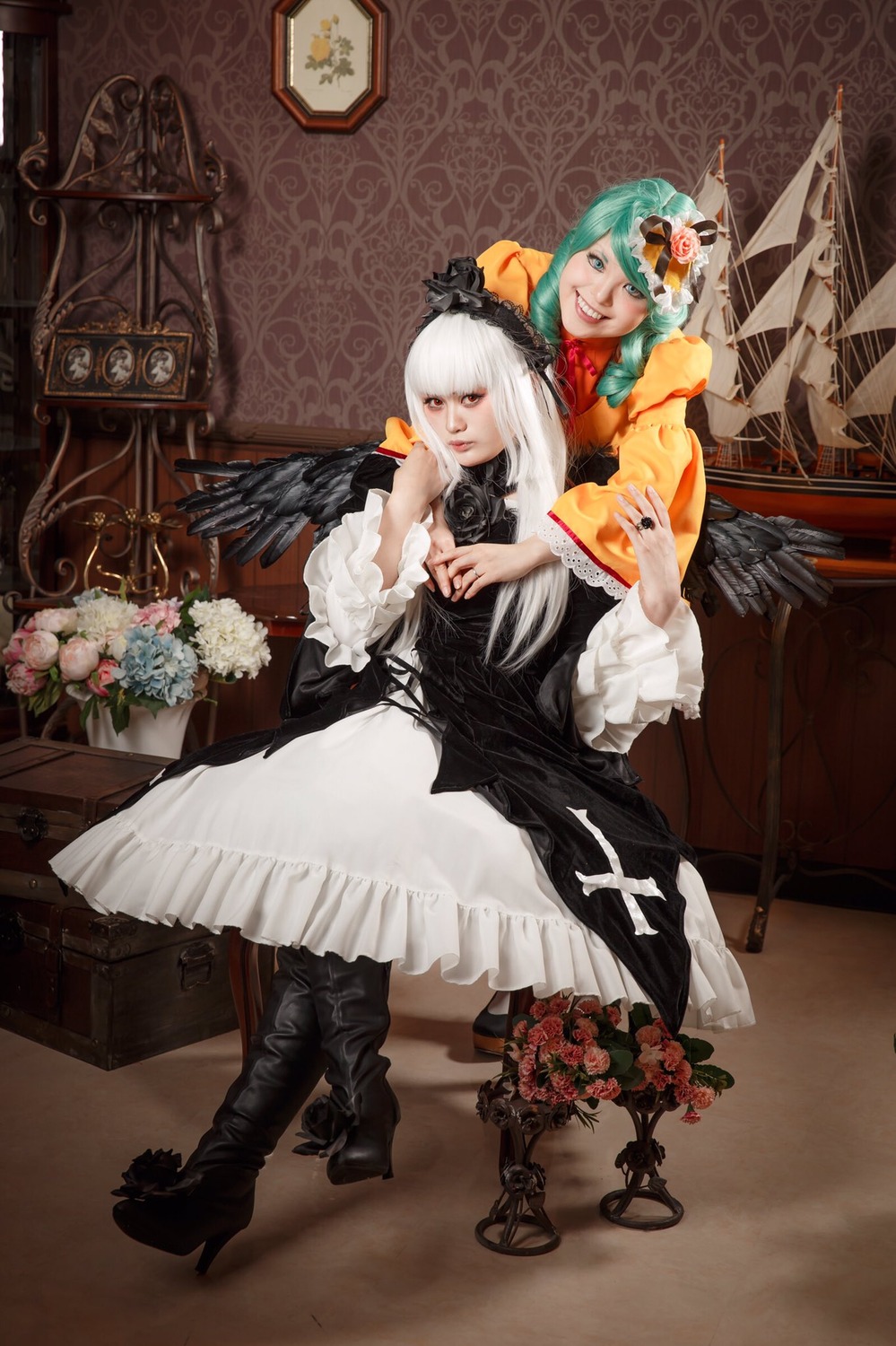 2girls boots dress feathers flower lolita_fashion long_hair multiple_cosplay multiple_girls rose suigintou tagme white_hair wings