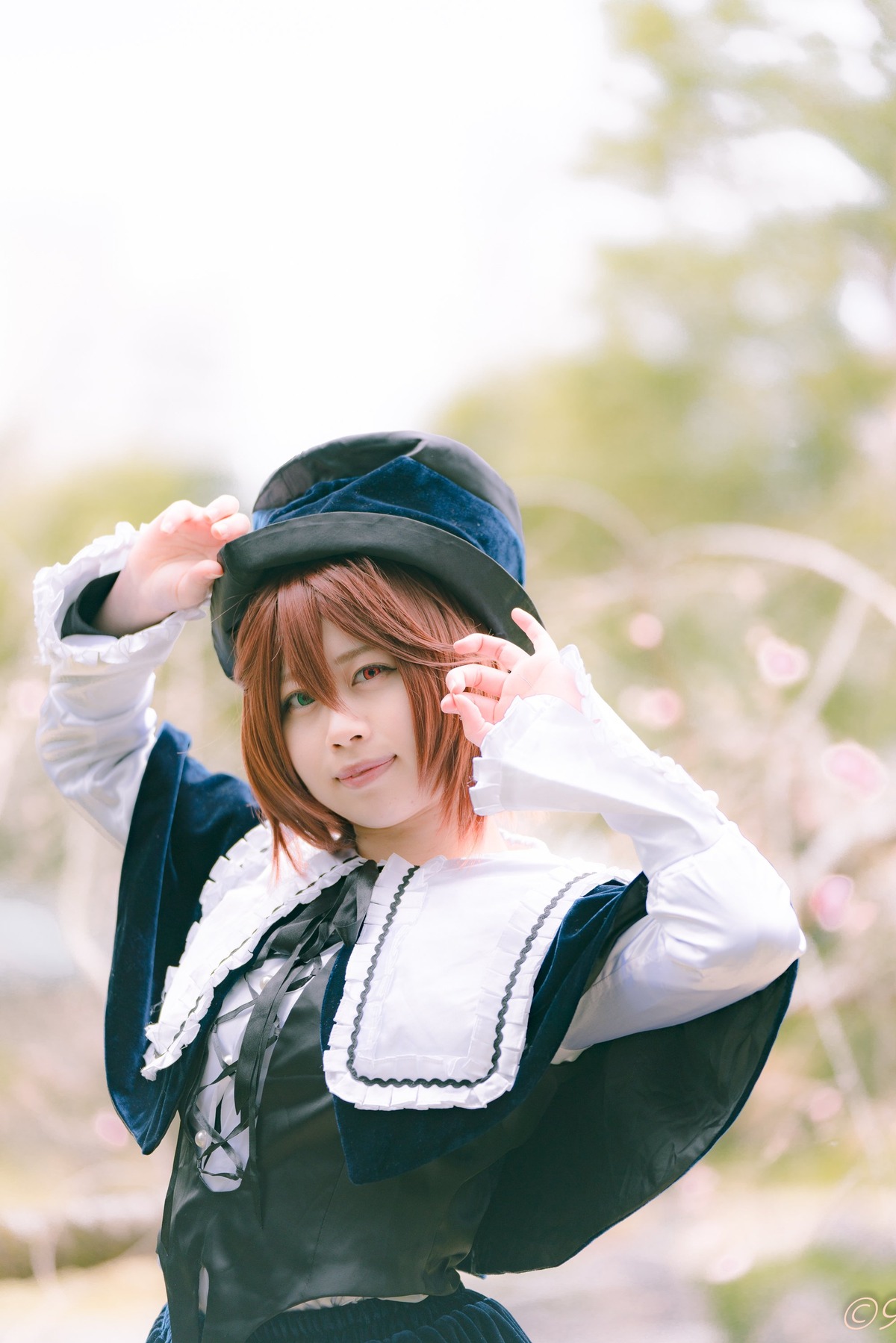 1girl blurry brown_hair capelet depth_of_field dress hat long_sleeves looking_at_viewer ribbon short_hair smile solo souseiseki upper_body