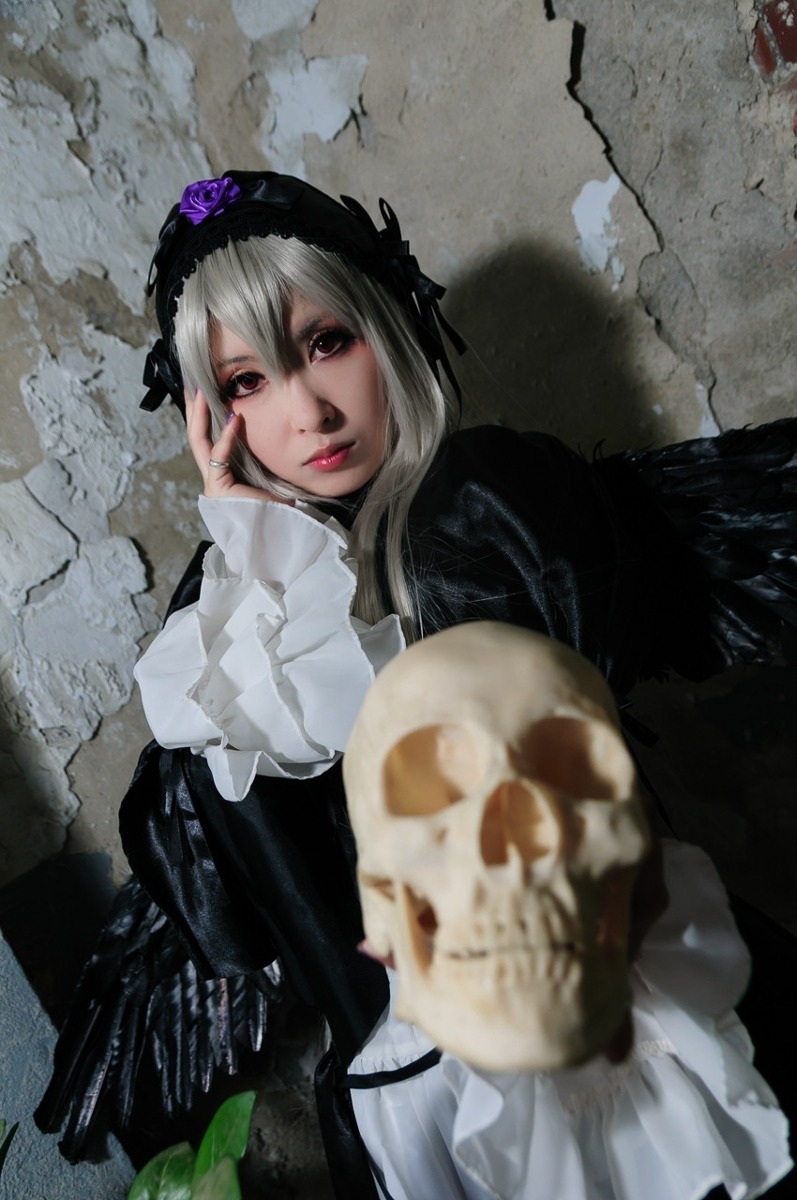 1girl dress flower frills gothic_lolita hairband lips lipstick lolita_fashion long_hair long_sleeves looking_at_viewer makeup rose solo suigintou