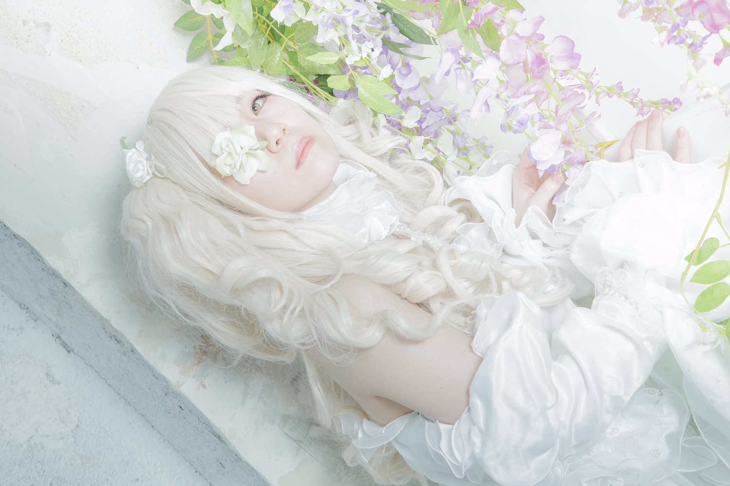 1girl bangs bare_shoulders bouquet dress flower hair_flower hair_ornament kirakishou lips long_hair sitting solo white_dress white_flower white_hair white_rose white_theme