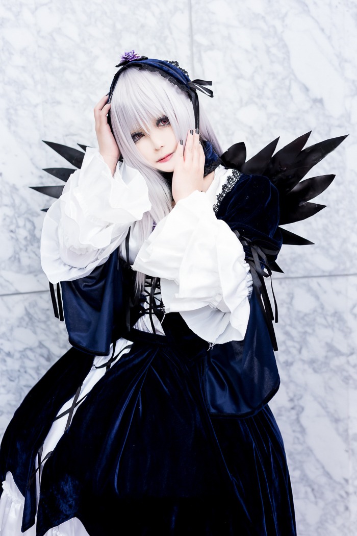 1girl 3d dress frills hairband long_hair long_sleeves looking_at_viewer red_eyes silver_hair solo suigintou wings