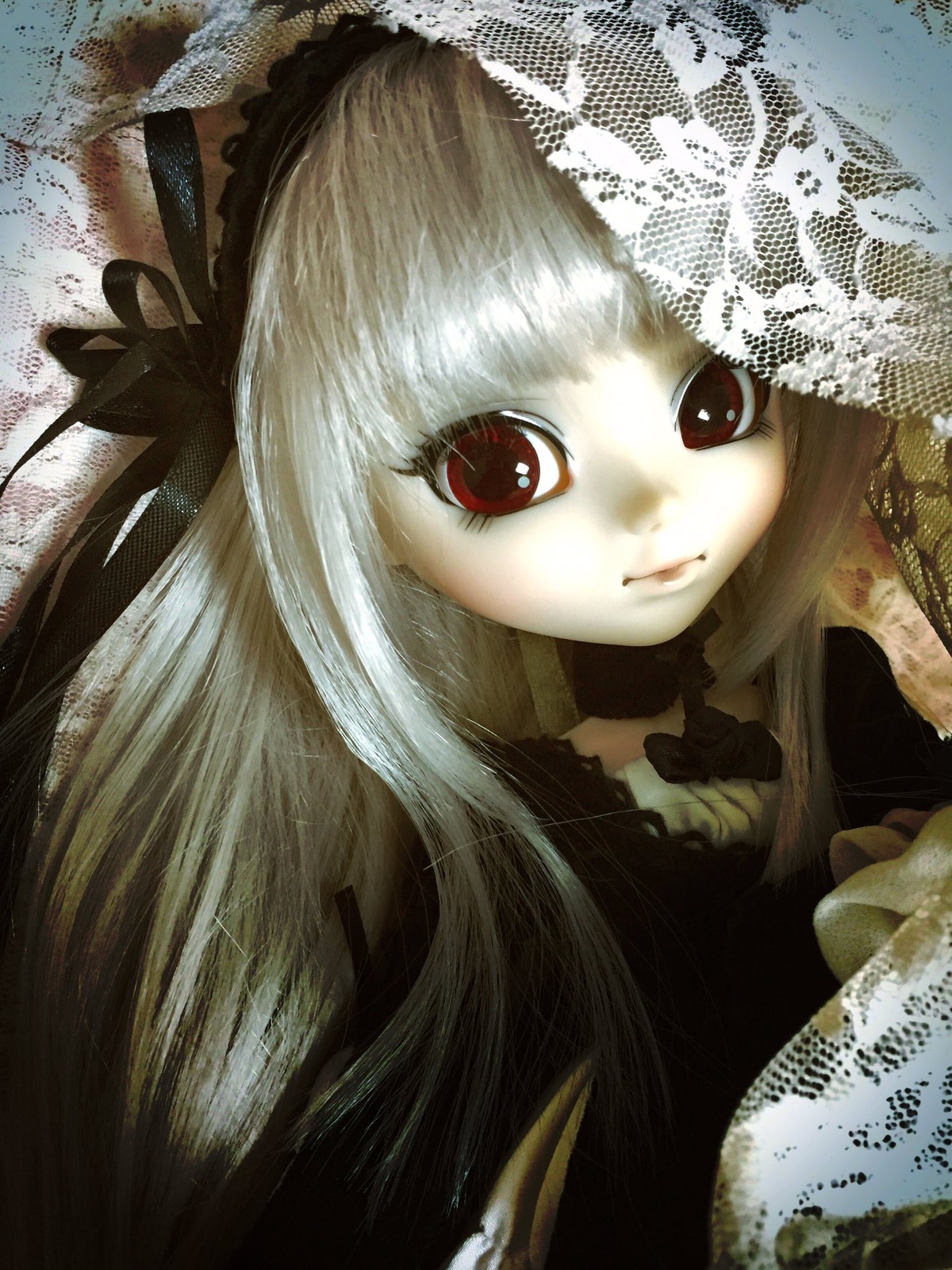 1girl bangs closed_mouth doll expressionless hairband lips lolita_fashion long_hair looking_at_viewer red_eyes solo suigintou white_hair