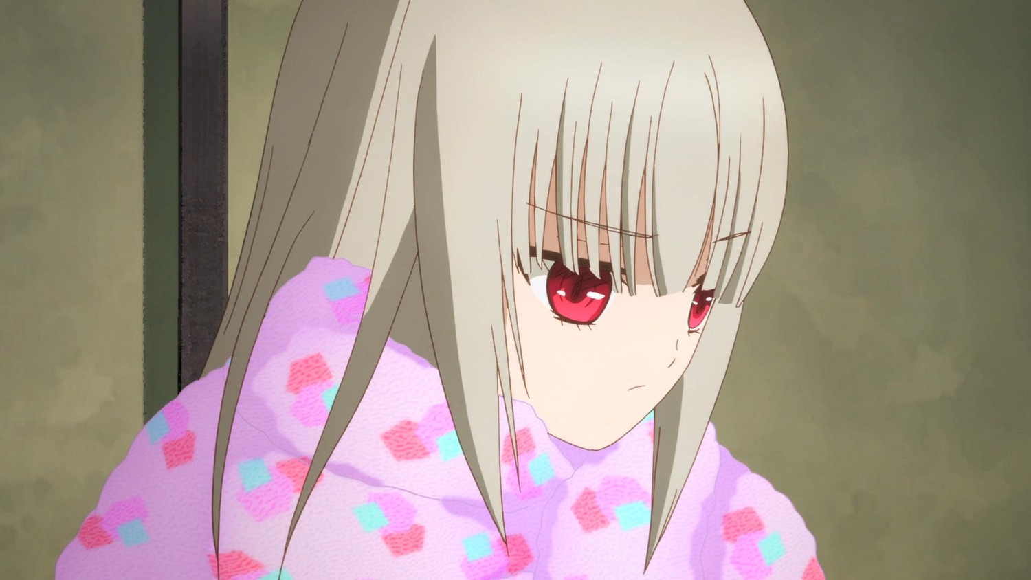 1girl bangs closed_mouth eyebrows_visible_through_hair floral_print frown image japanese_clothes kimono long_hair looking_at_viewer red_eyes solo suigintou