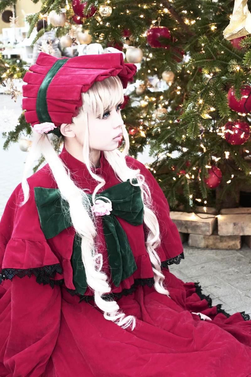 1girl blonde_hair blue_eyes christmas christmas_ornaments christmas_tree dress frills hat profile red_dress shinku solo