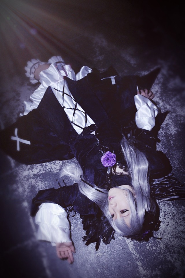 1girl black_dress dress flower frills gothic_lolita lips lolita_fashion long_hair long_sleeves rose solo suigintou