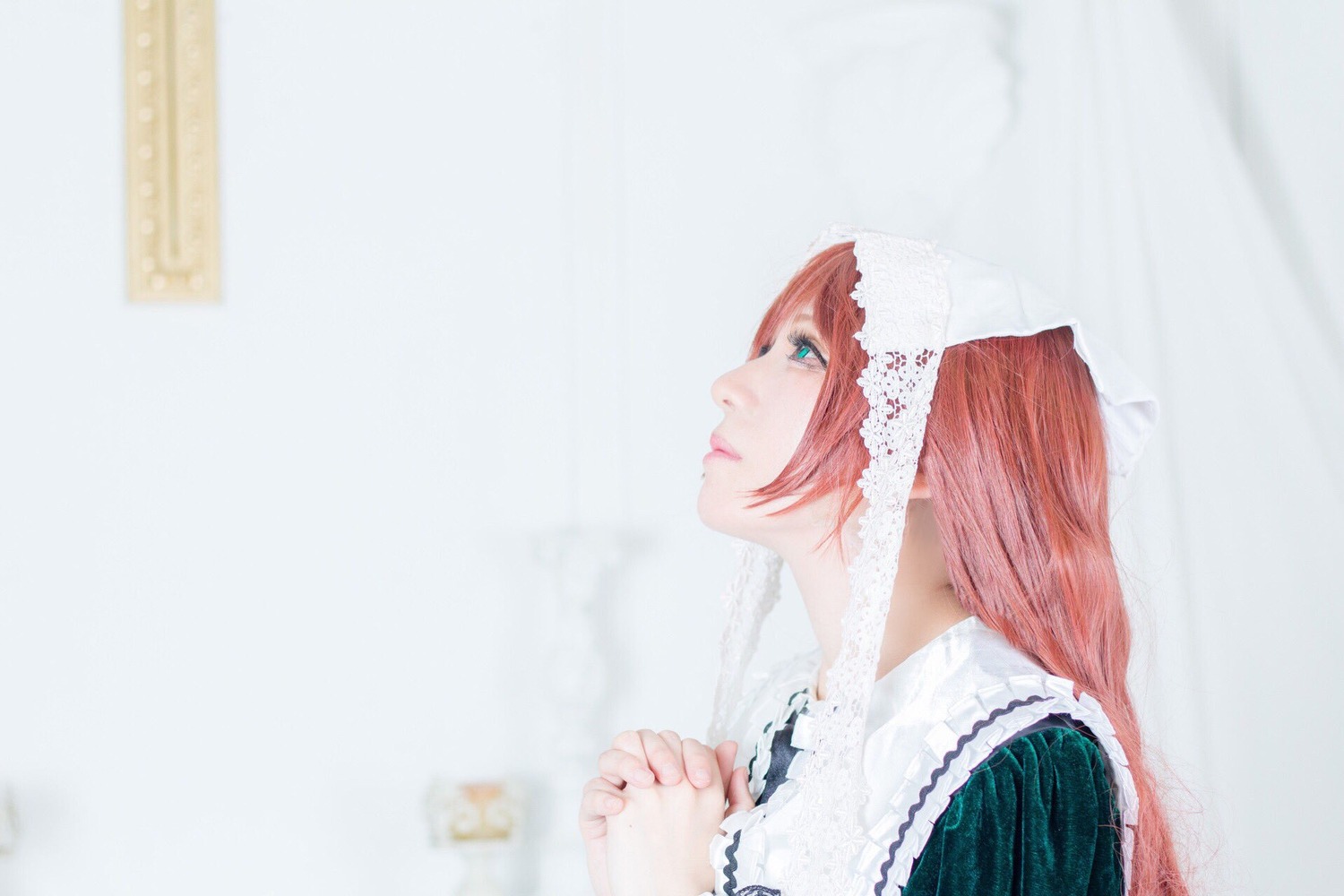 1girl blurry closed_mouth depth_of_field dress eyelashes from_side green_eyes lips long_hair nose profile red_hair solo suiseiseki