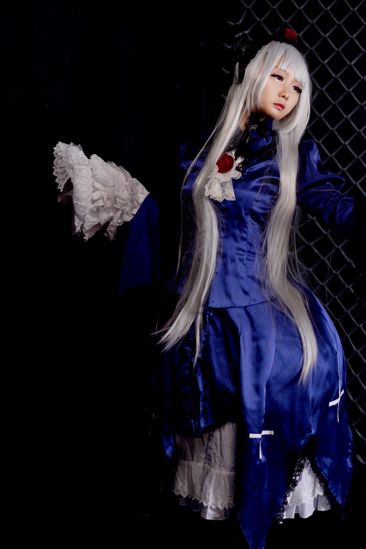 1girl auto_tagged blue_dress dress hat lips long_hair long_sleeves red_eyes solo suigintou very_long_hair white_hair