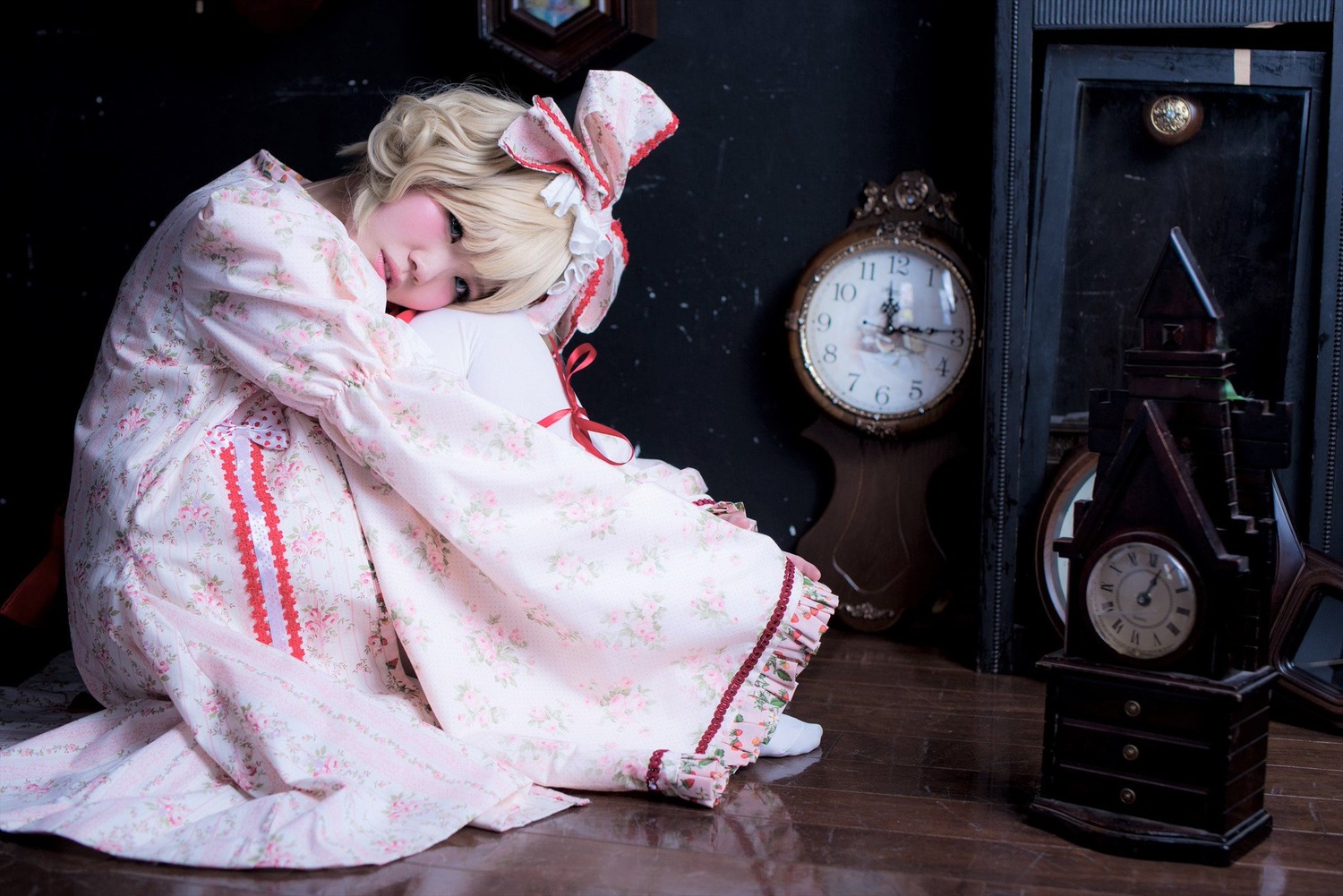 1girl blonde_hair bow clock floral_print flower indoors kimono lips lipstick makeup short_hair sky solo window