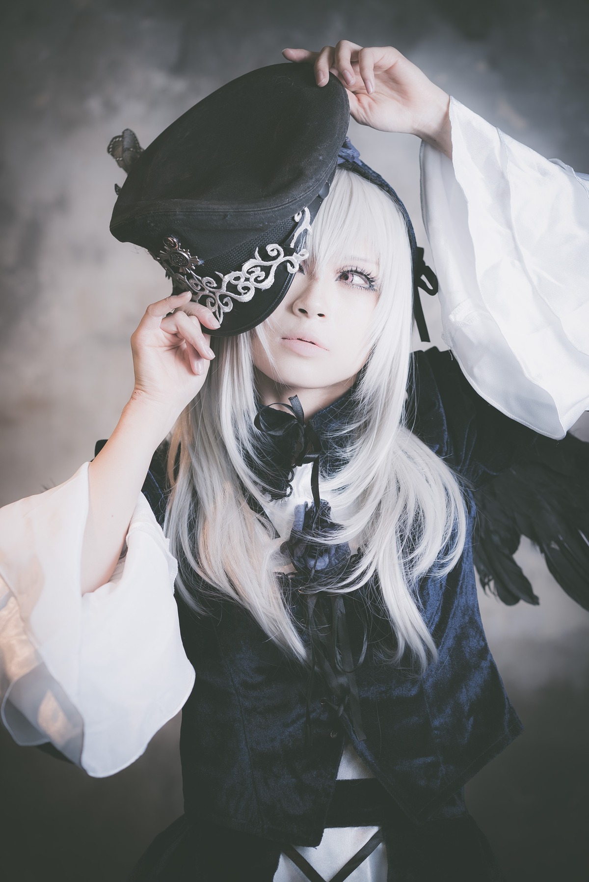 bangs black_headwear black_nails black_ribbon closed_mouth grey_background hat holding long_hair long_sleeves looking_at_viewer ribbon solo suigintou upper_body white_hair