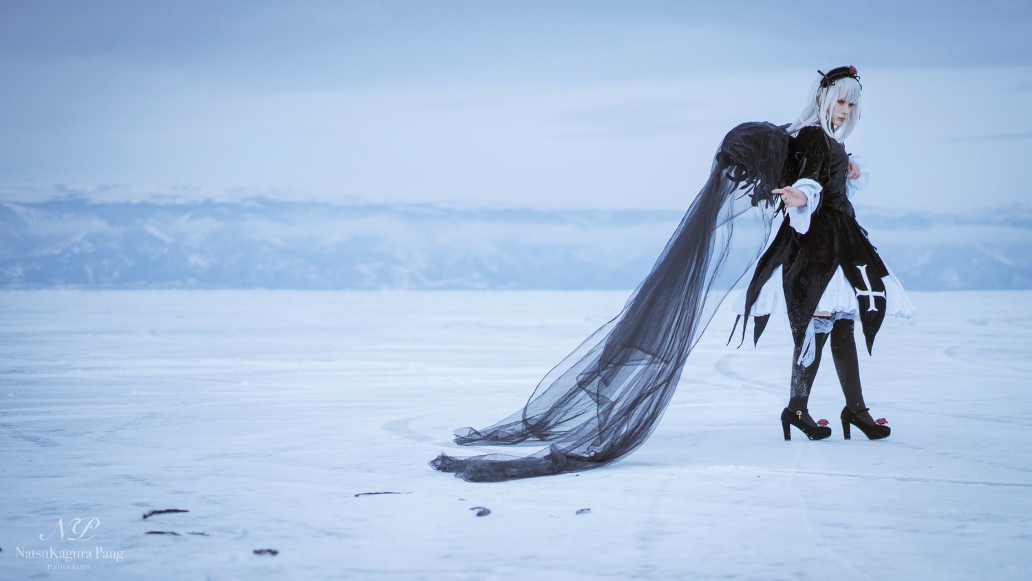 1girl black_dress black_legwear cape coat dress fur_trim gloves high_heels long_sleeves solo standing suigintou white_hair