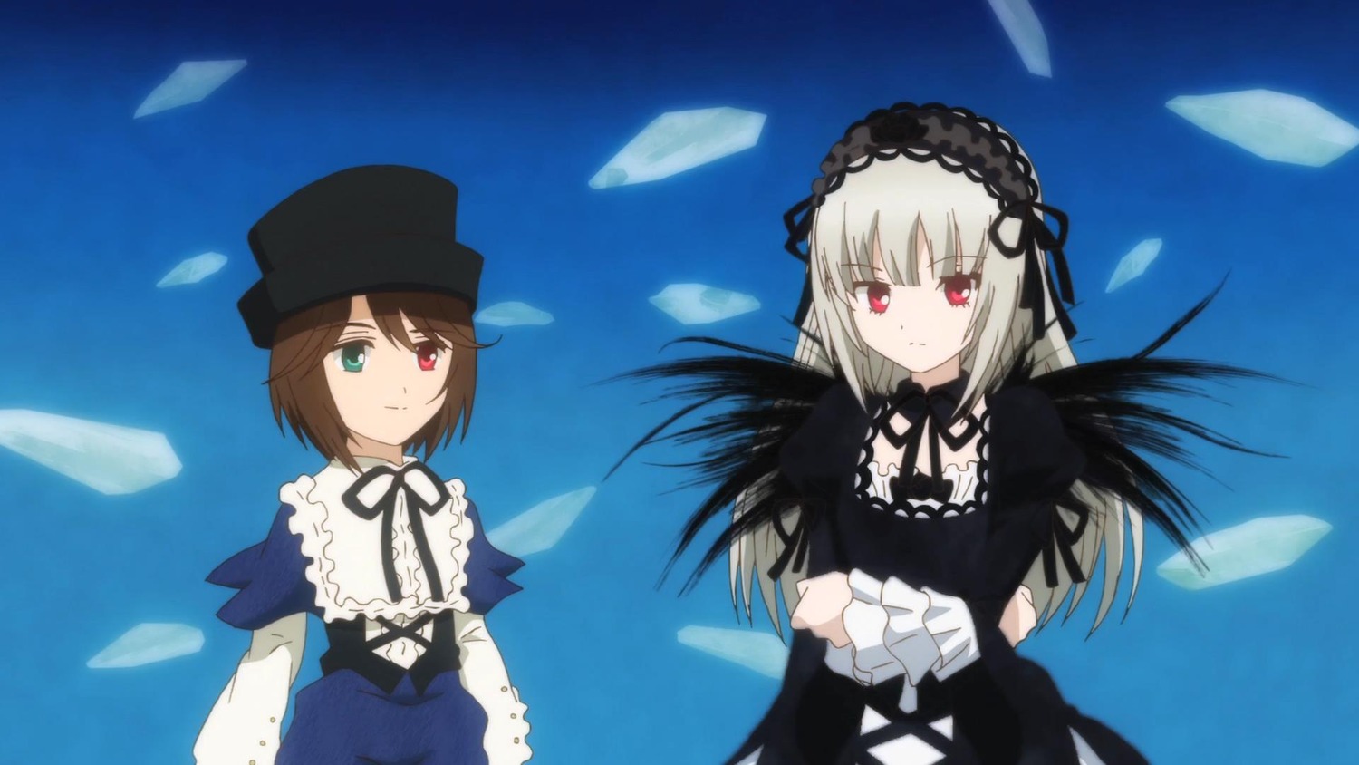 2girls black_wings brown_hair crossed_arms dress feathers hairband hat heterochromia image long_hair long_sleeves looking_at_viewer multiple_girls pair red_eyes ribbon short_hair smile souseiseki suigintou wings