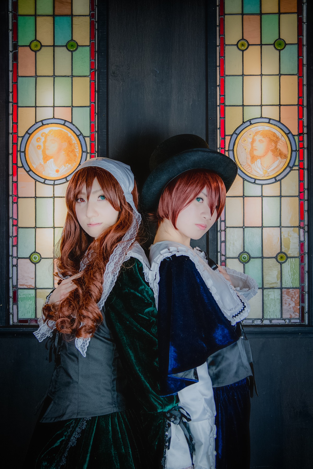 2girls 91076 blue_eyes brown_hair capelet hair_over_one_eye hat indoors long_hair looking_at_viewer multiple_cosplay multiple_girls red_hair stained_glass tagme twins