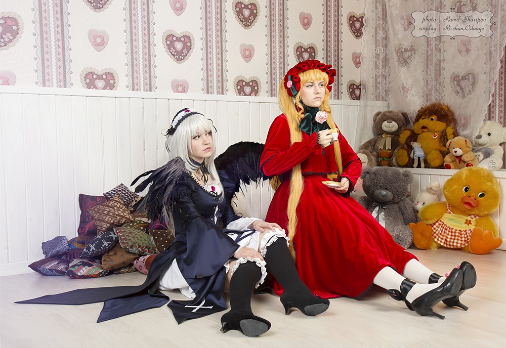 2girls blonde_hair dress high_heels long_hair multiple_cosplay multiple_girls silver_hair sitting stuffed_animal tagme