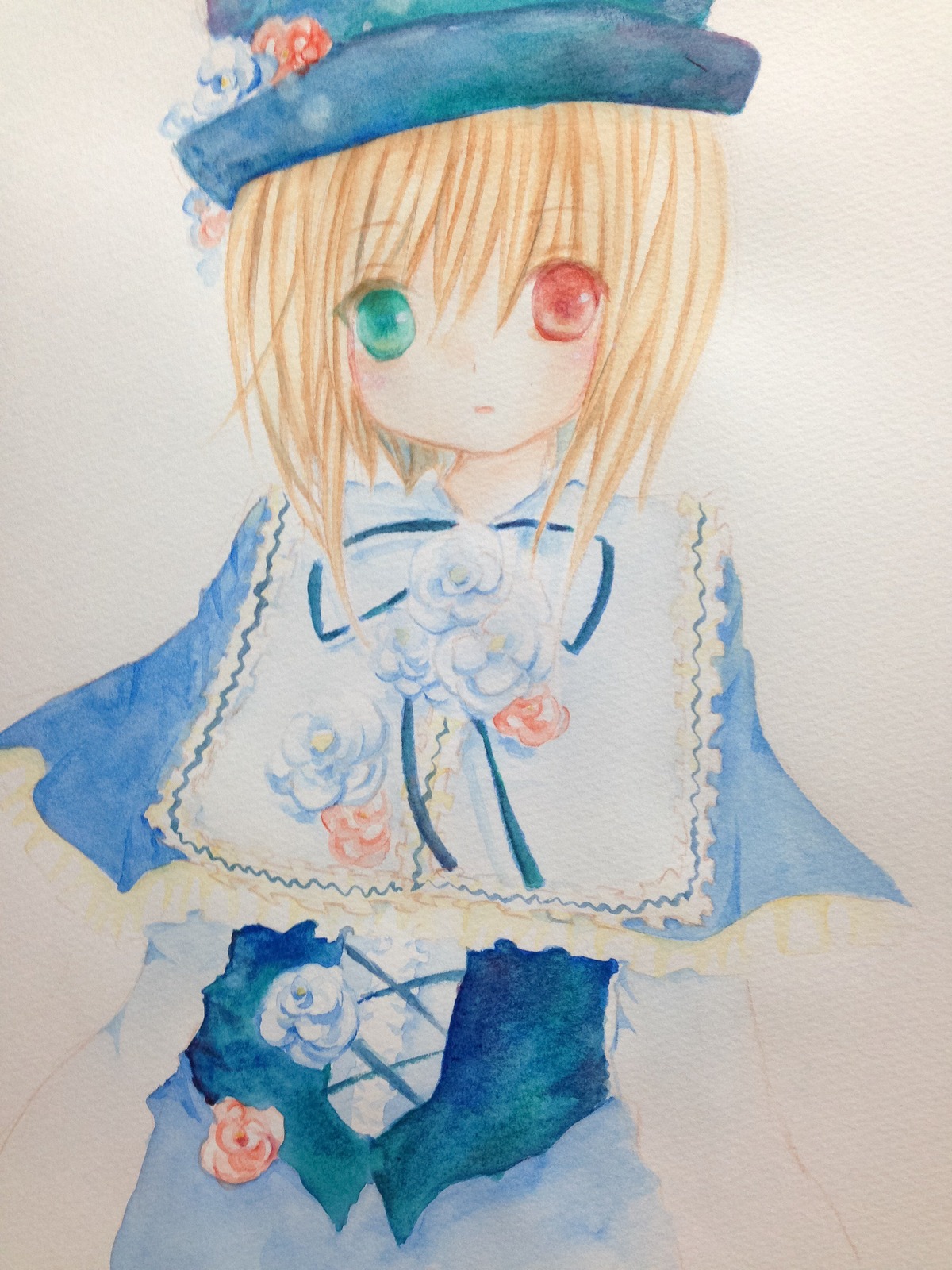 1girl blonde_hair blue_headwear capelet flower hat heterochromia image looking_at_viewer millipen_(medium) photo red_eyes rose short_hair simple_background solo souseiseki traditional_media upper_body watercolor_(medium) white_flower