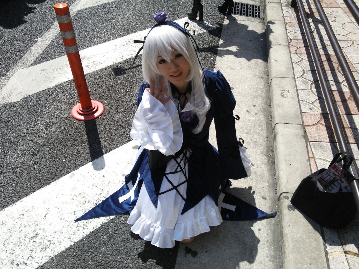 1girl dress frills gothic_lolita hair_ornament lolita_fashion long_hair solo suigintou white_hair