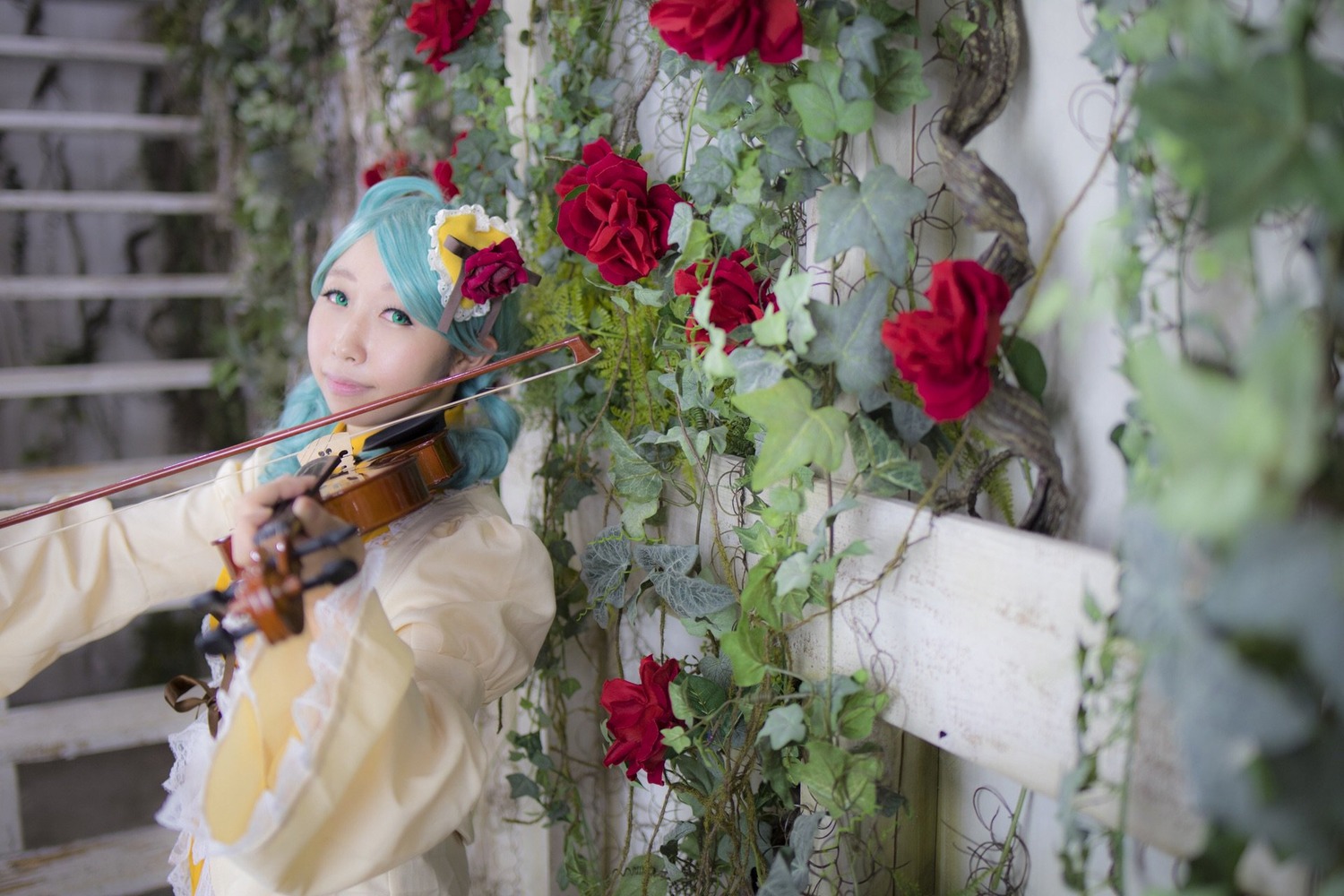 1girl blue_hair blurry blurry_foreground depth_of_field flower hair_flower hair_ornament kanaria red_flower red_rose rose solo