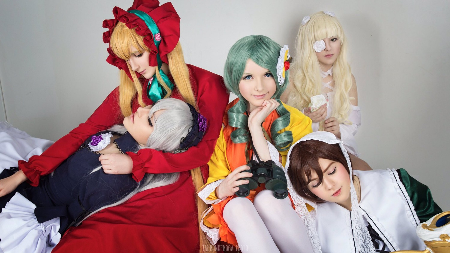 5girls blonde_hair blue_eyes bonnet closed_eyes dress green_hair hair_ornament long_hair multiple_cosplay multiple_girls realistic shinku sleeping tagme