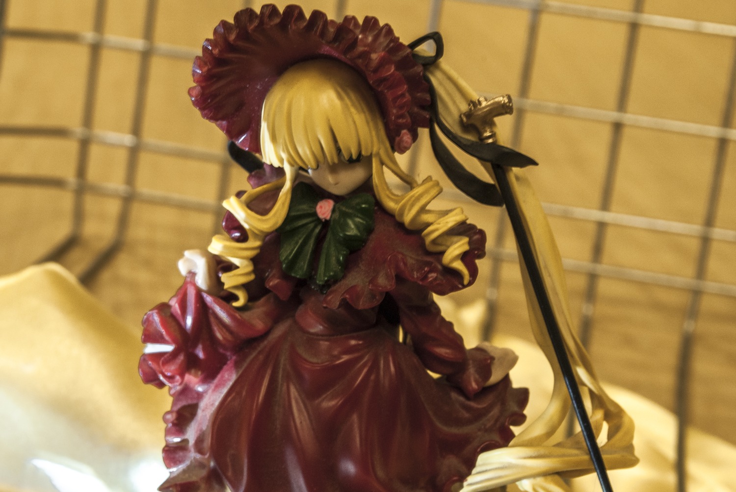 1girl blonde_hair bow doll dress drill_hair frills long_hair long_sleeves shinku solo