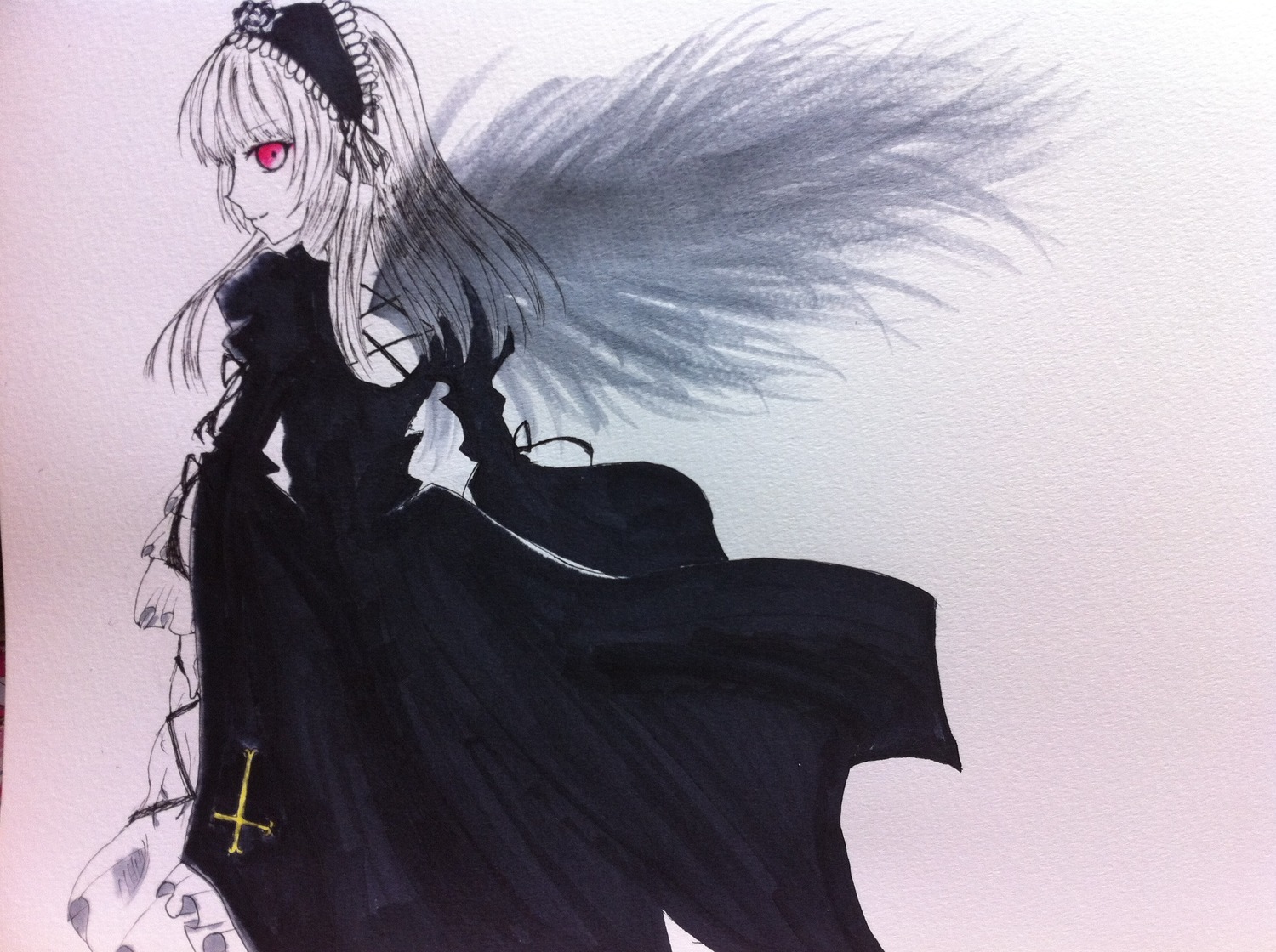 1girl bangs black_dress black_wings closed_mouth dress feathered_wings frilled_sleeves frills hairband image long_hair long_sleeves looking_at_viewer red_eyes smile solo suigintou wide_sleeves wings