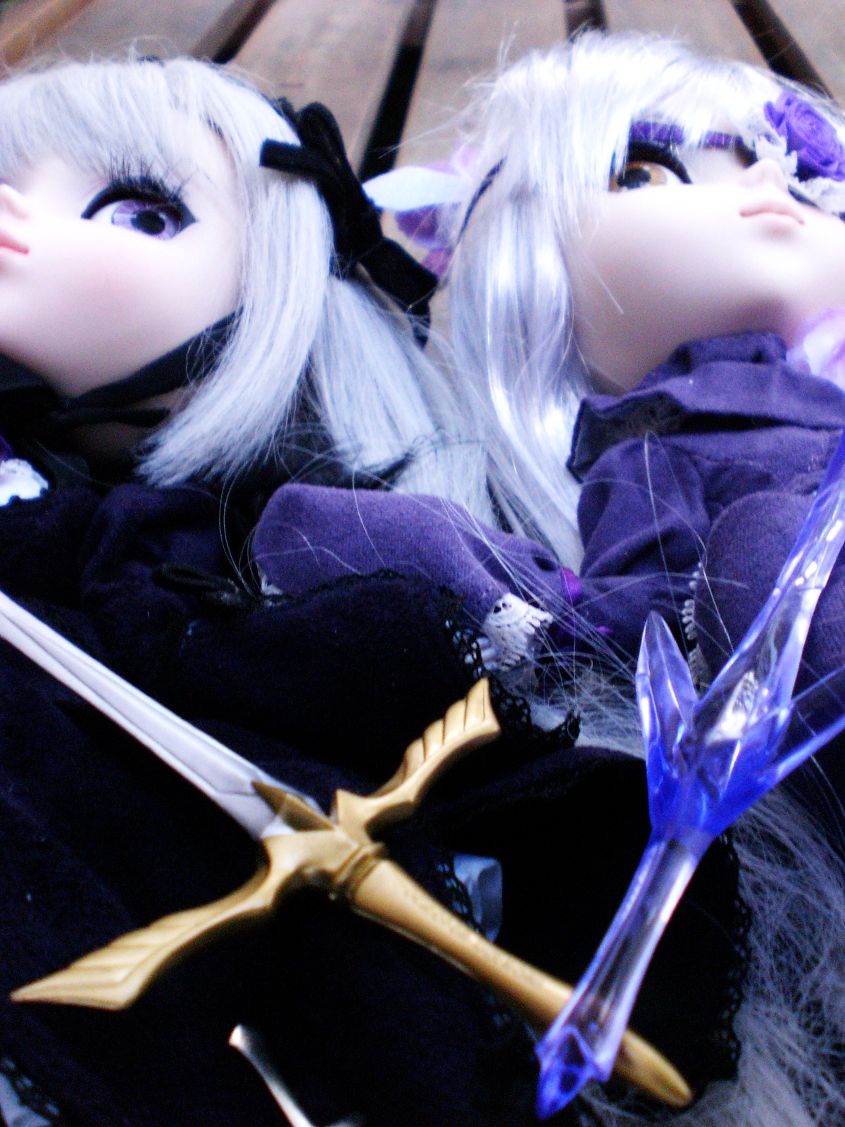 2girls auto_tagged blue_eyes doll dress long_hair multiple_dolls multiple_girls profile reflection ribbon sword tagme weapon white_hair