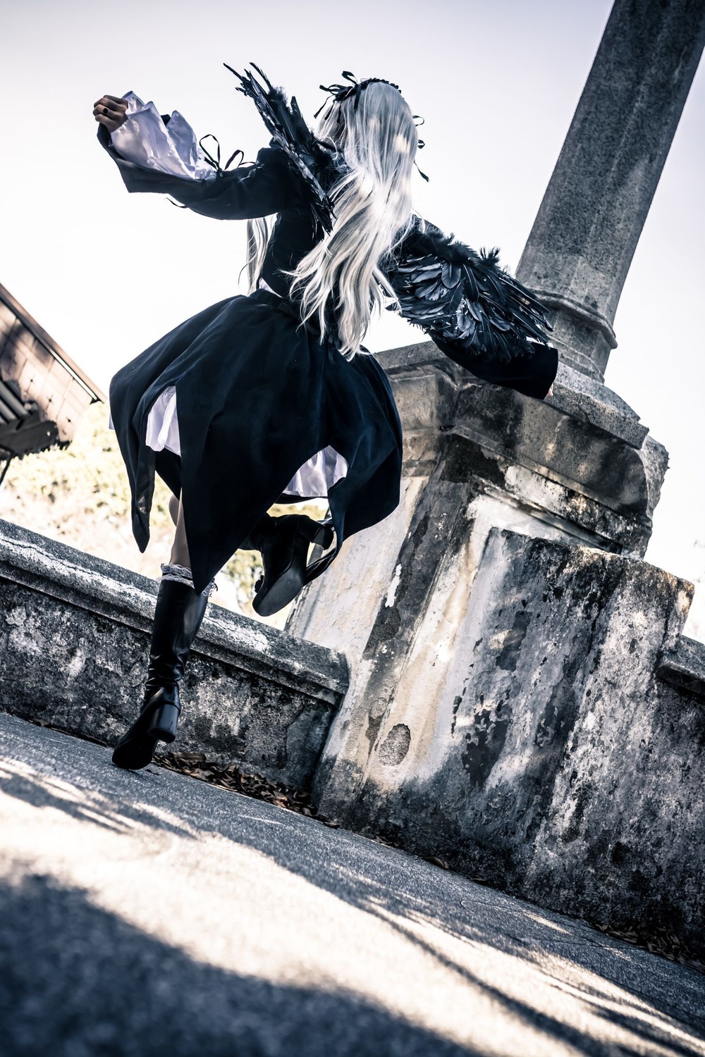 1girl black_footwear boots long_hair long_sleeves solo standing suigintou