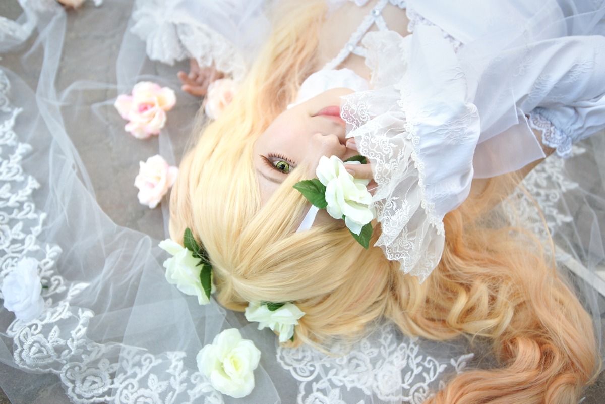 1girl blonde_hair bouquet dress flower gloves green_eyes kirakishou lace lips long_hair rose solo veil white_flower white_rose