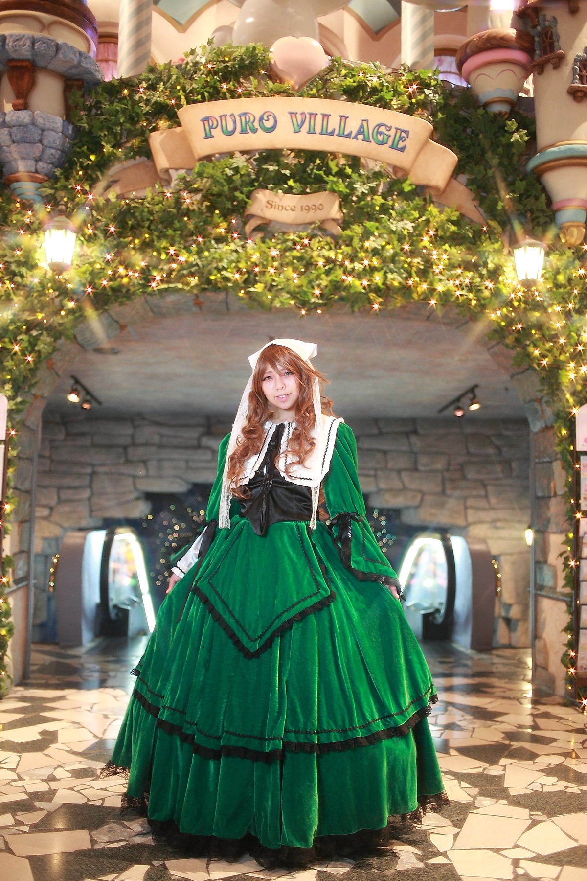 1girl brown_hair dress green_dress long_hair solo suiseiseki