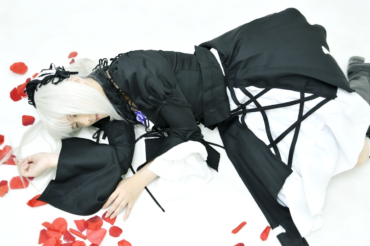 1boy long_sleeves petals solo suigintou white_hair