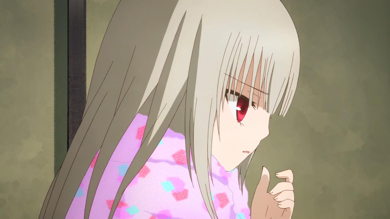 1girl bangs eyebrows_visible_through_hair image kimono long_hair profile red_eyes solo suigintou