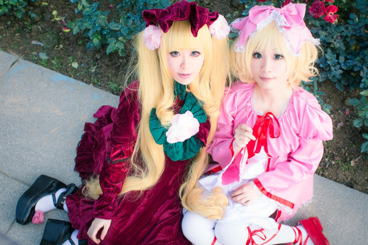 2girls blonde_hair blue_eyes bow dress flower lips long_hair mary_janes multiple_cosplay multiple_girls realistic shoes short_hair sitting tagme white_legwear