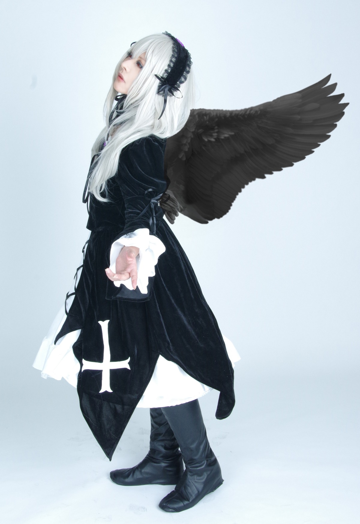 1girl angel_wings bangs black_footwear black_wings blue_background boots closed_mouth feathered_wings full_body gothic_lolita gradient gradient_background hairband lolita_fashion long_hair long_sleeves looking_at_viewer silver_hair solo standing suigintou white_hair wings