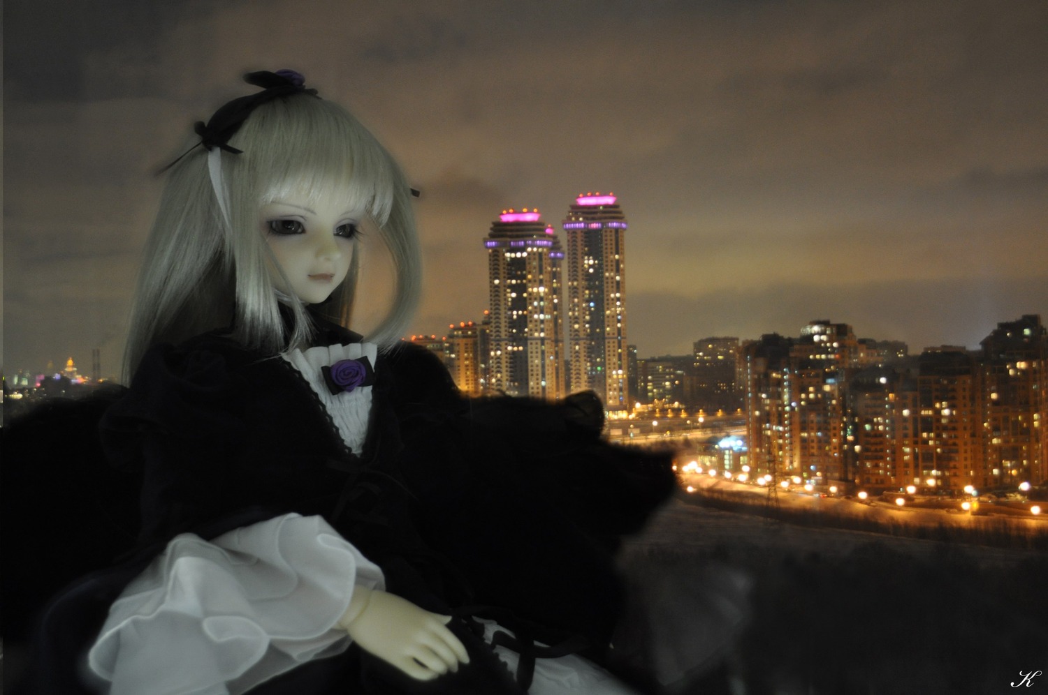 1girl blonde_hair building city city_lights cityscape doll dress long_hair ribbon solo suigintou