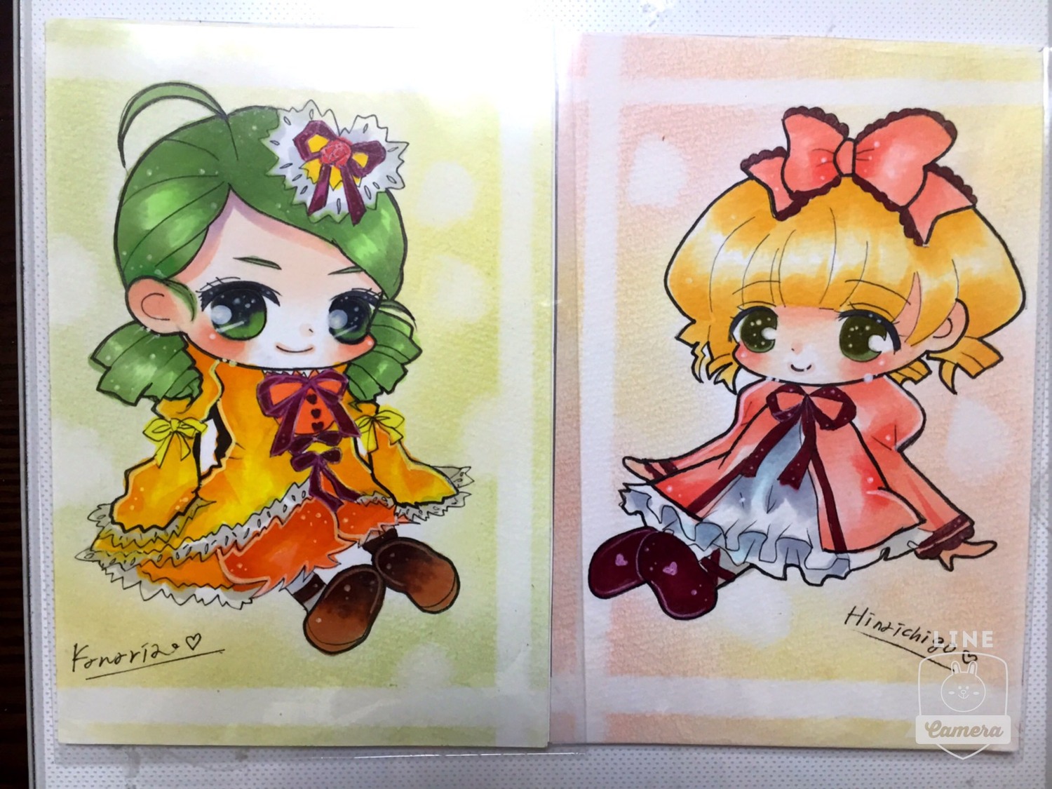 2girls ahoge blonde_hair bow chibi dress drill_hair frills green_eyes green_hair hina_ichigo hinaichigo image kanaria long_sleeves multiple_girls pair pantyhose shoes short_hair smile traditional_media